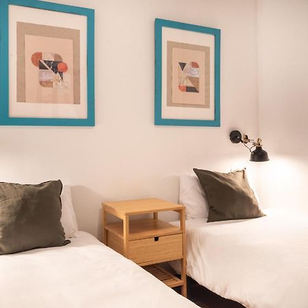ברצלונה Spacious & Sunny Apt With Terrace In The City Center מראה חיצוני תמונה