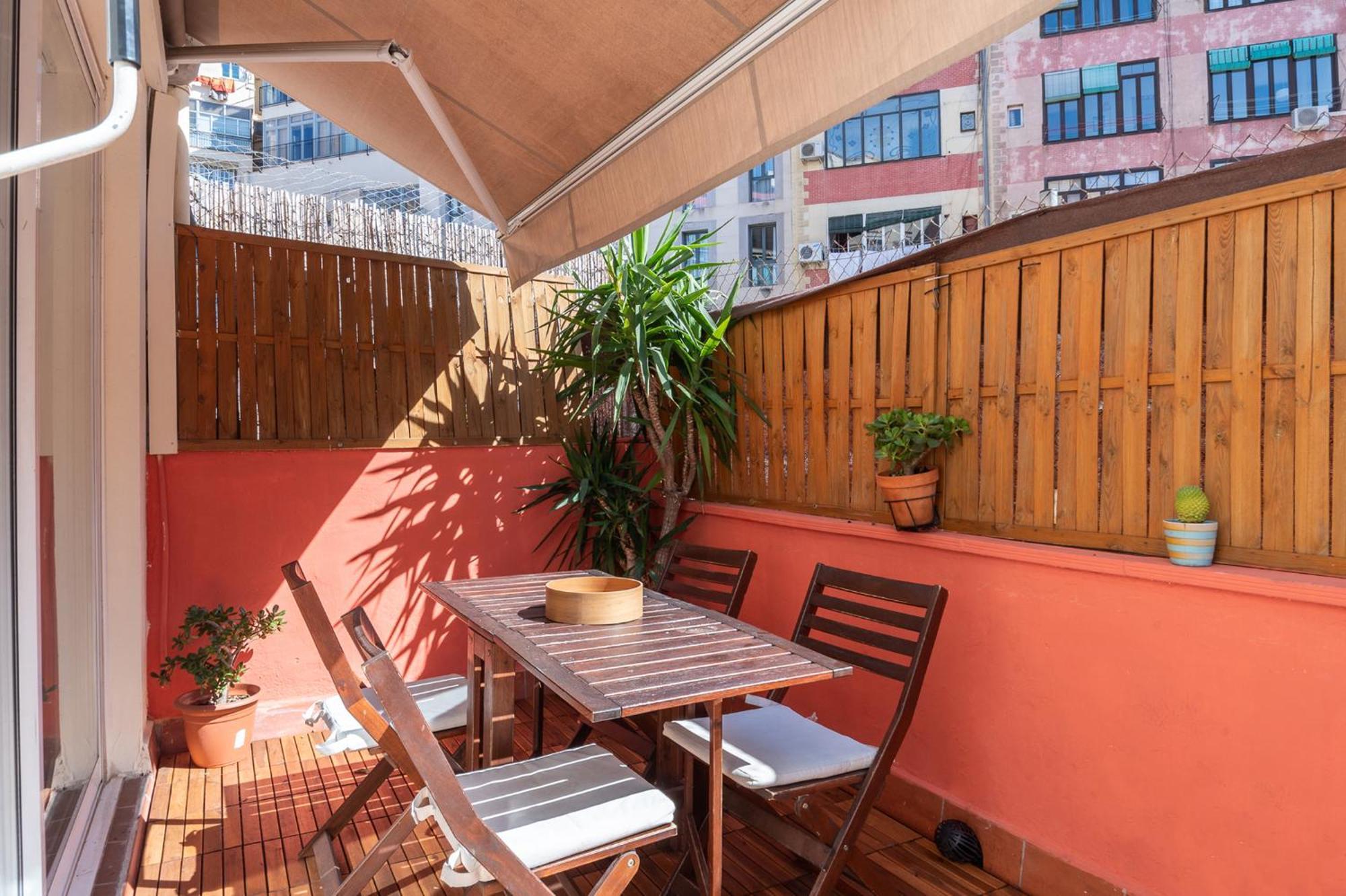 ברצלונה Spacious & Sunny Apt With Terrace In The City Center מראה חיצוני תמונה