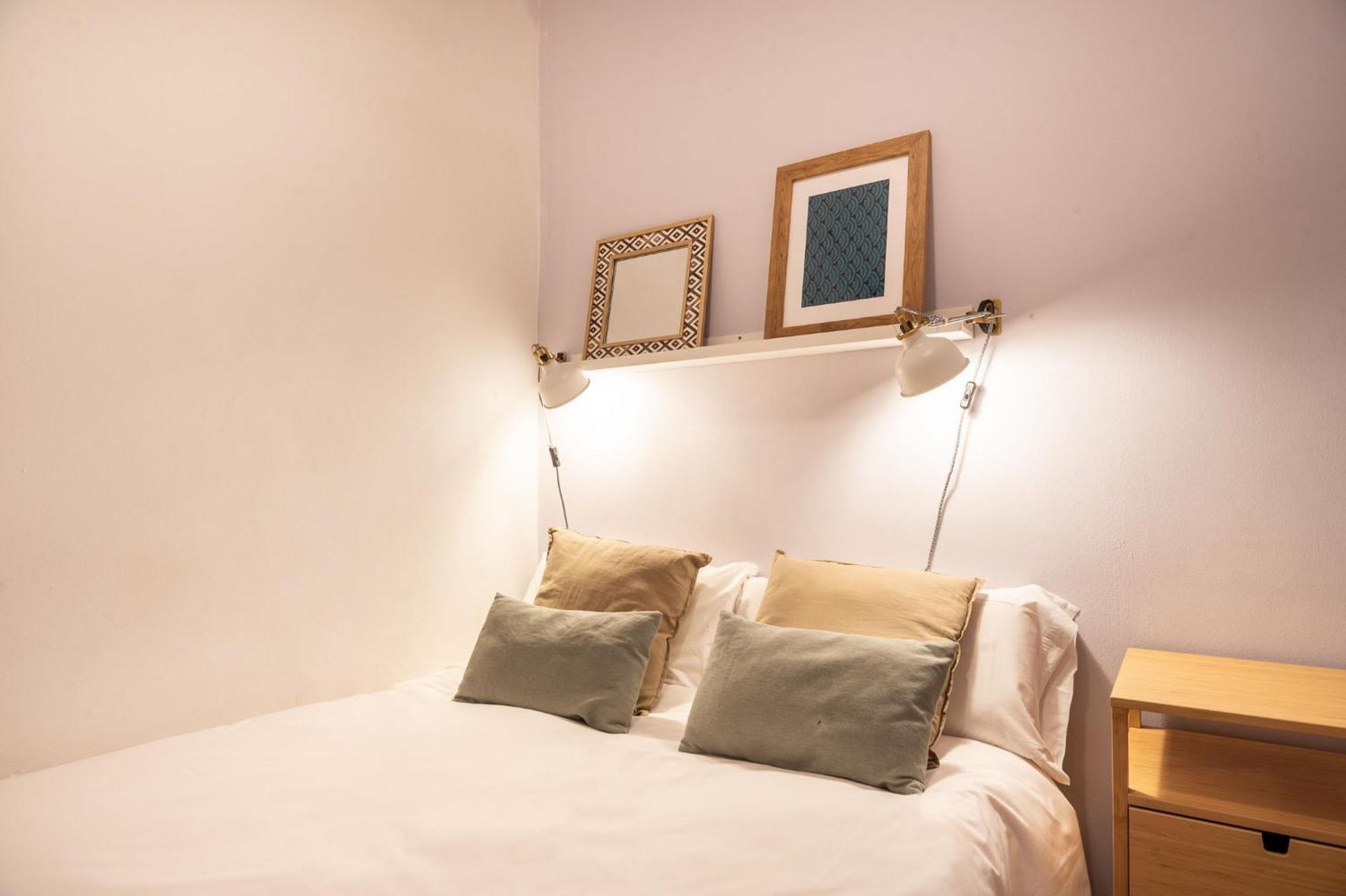 ברצלונה Spacious & Sunny Apt With Terrace In The City Center מראה חיצוני תמונה