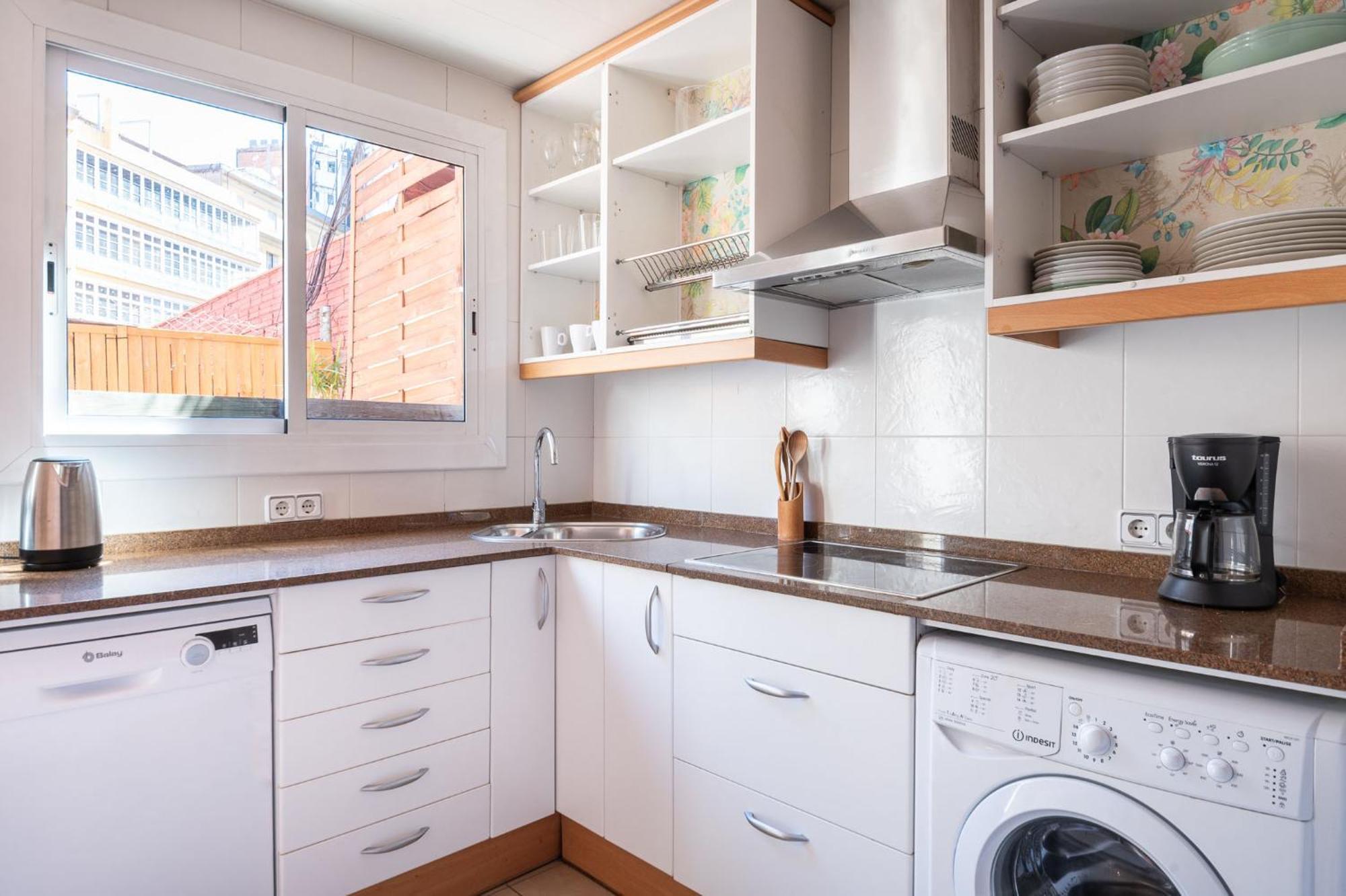 ברצלונה Spacious & Sunny Apt With Terrace In The City Center מראה חיצוני תמונה