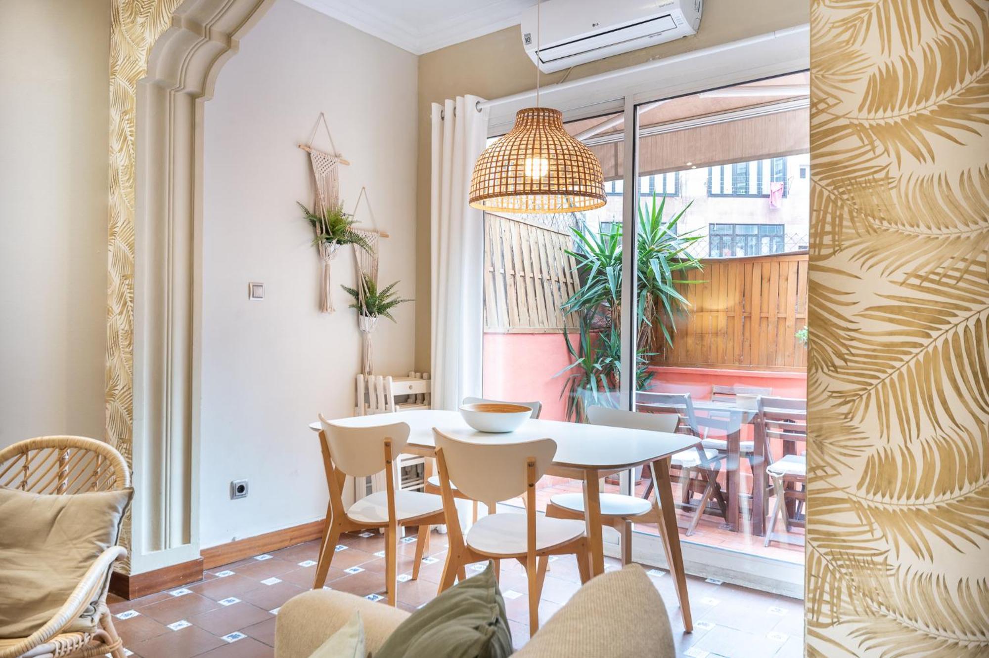 ברצלונה Spacious & Sunny Apt With Terrace In The City Center מראה חיצוני תמונה