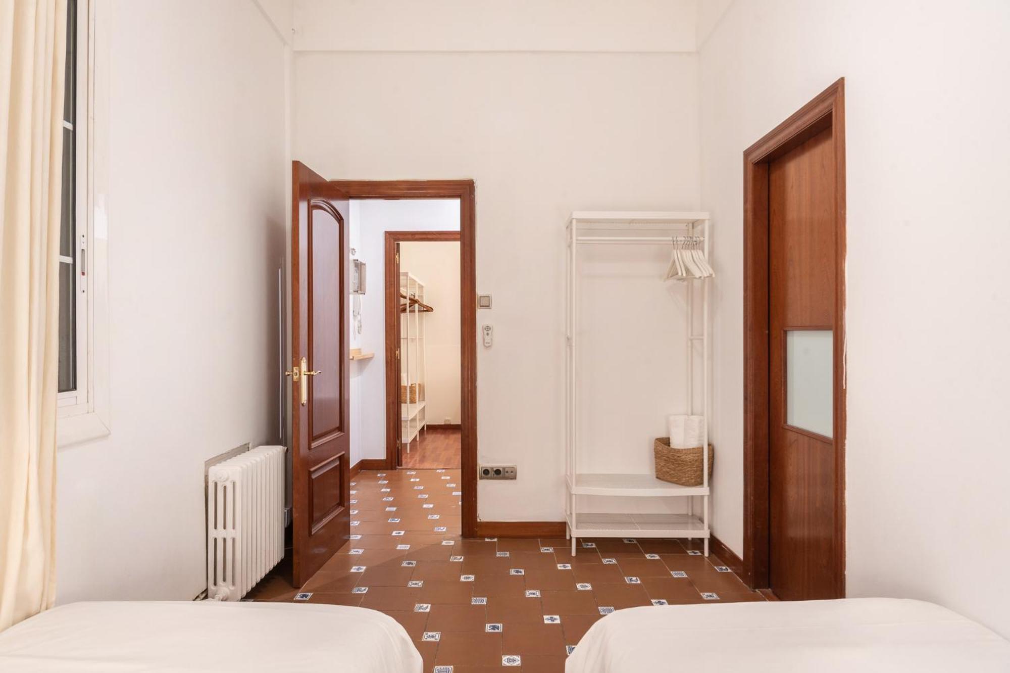 ברצלונה Spacious & Sunny Apt With Terrace In The City Center מראה חיצוני תמונה